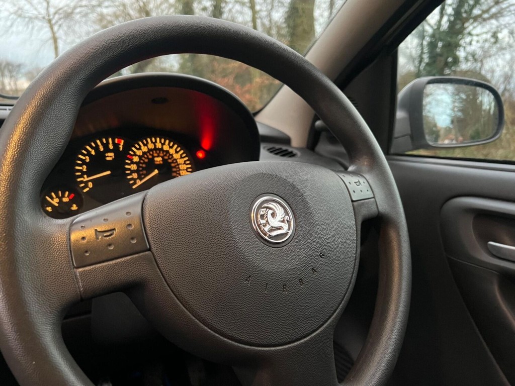 VAUXHALL CORSA