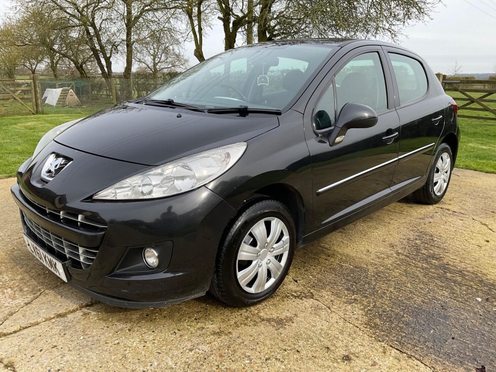 PEUGEOT 207