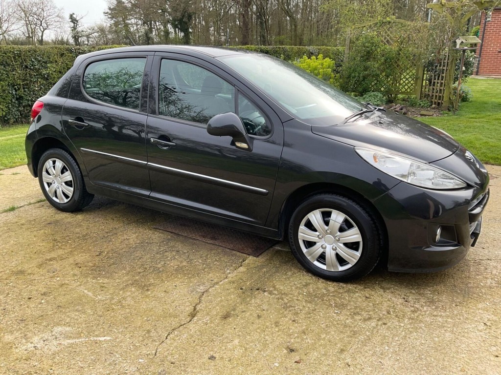 PEUGEOT 207
