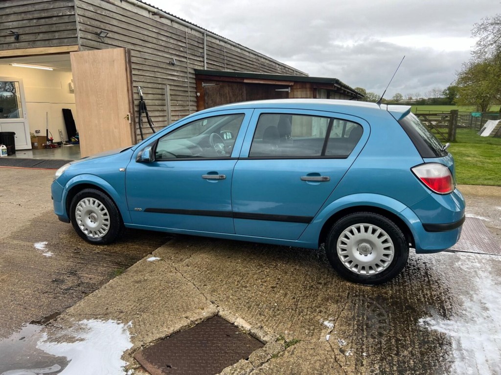 VAUXHALL ASTRA