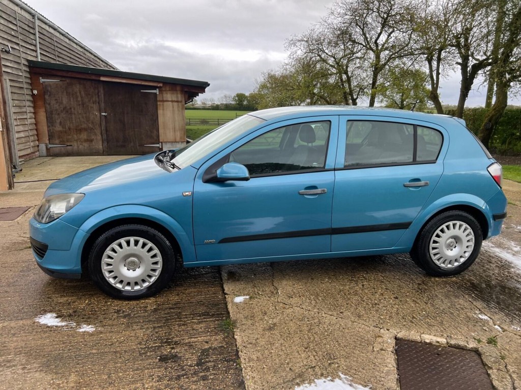 VAUXHALL ASTRA