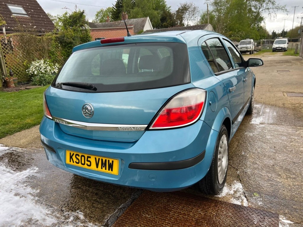 VAUXHALL ASTRA