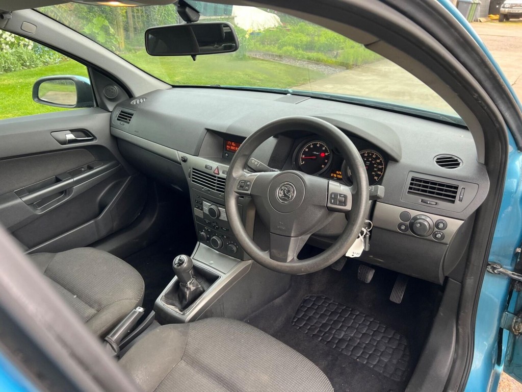 VAUXHALL ASTRA