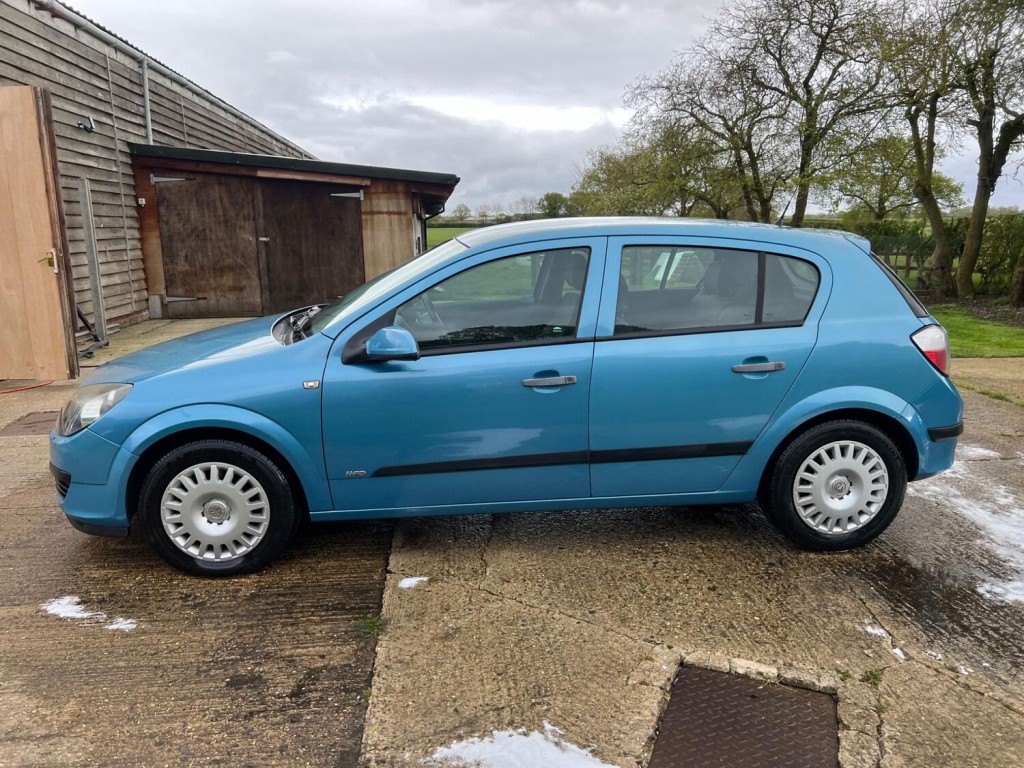 VAUXHALL ASTRA