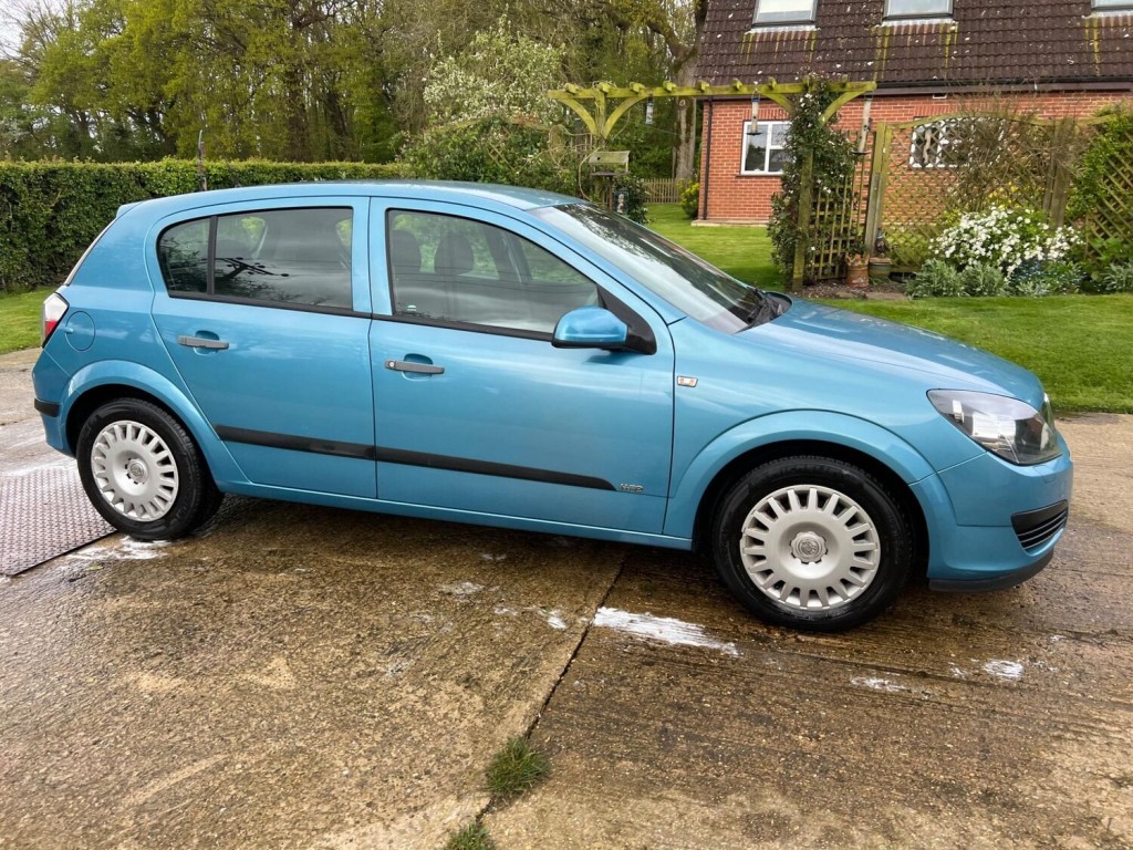 VAUXHALL ASTRA