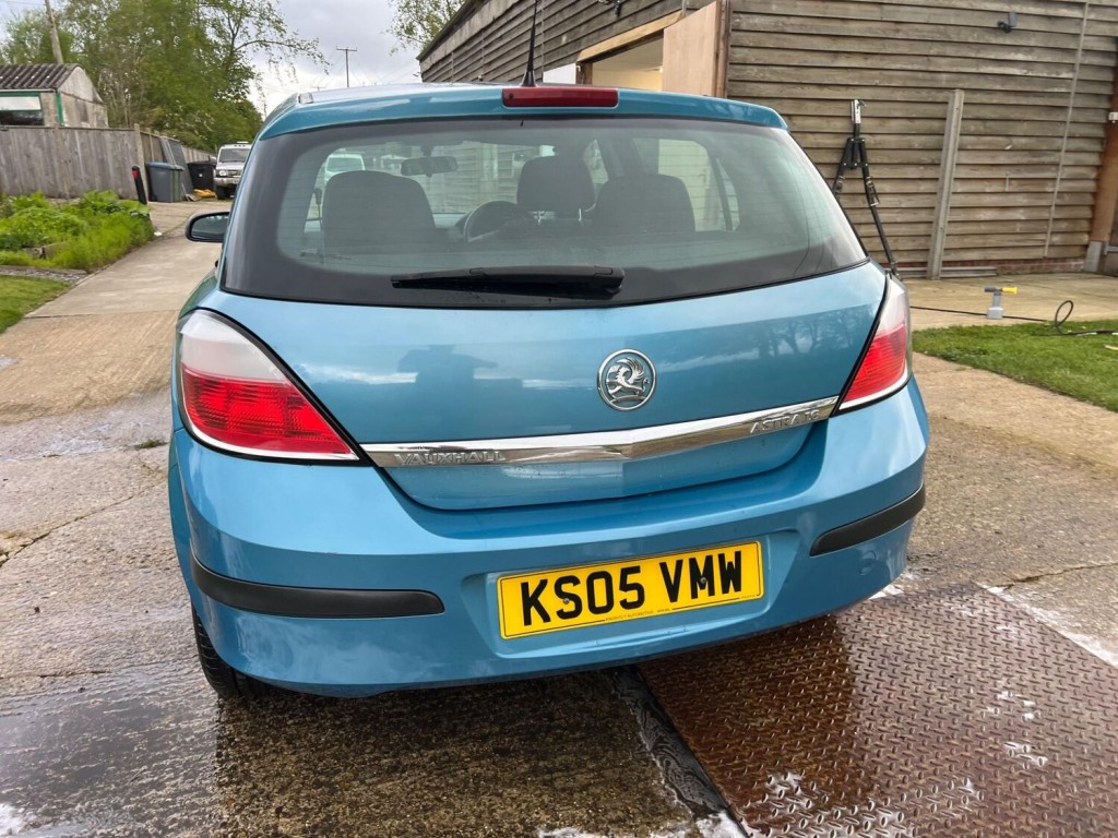VAUXHALL ASTRA