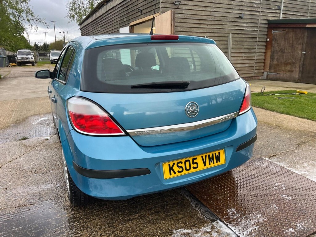 VAUXHALL ASTRA