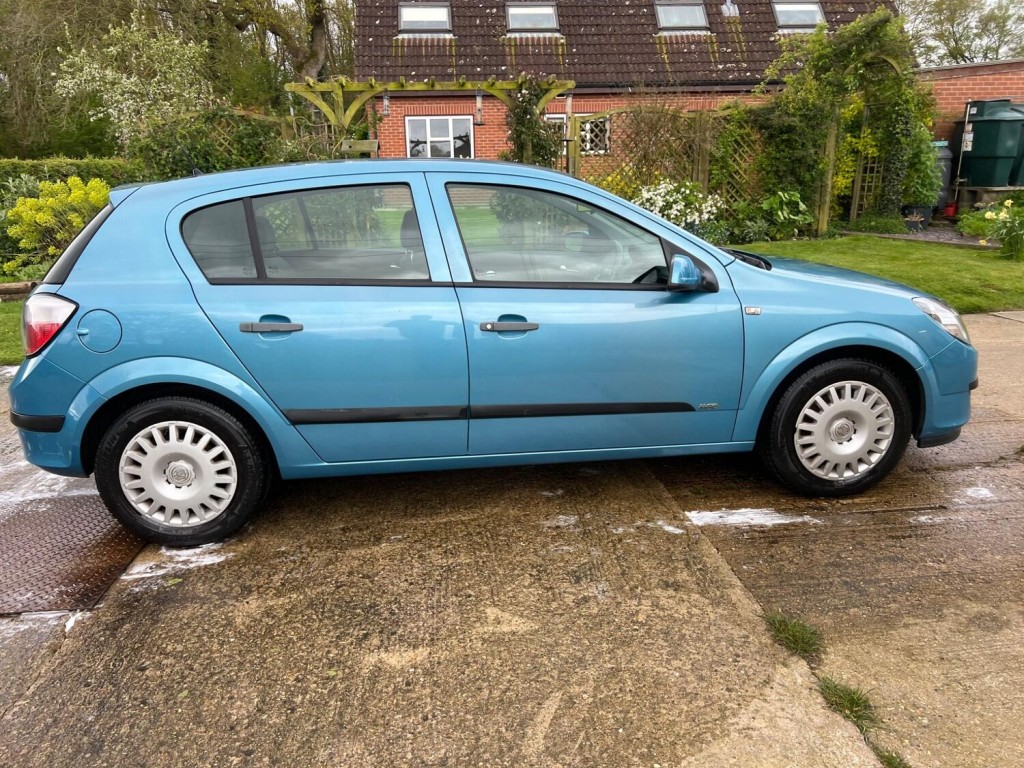 VAUXHALL ASTRA