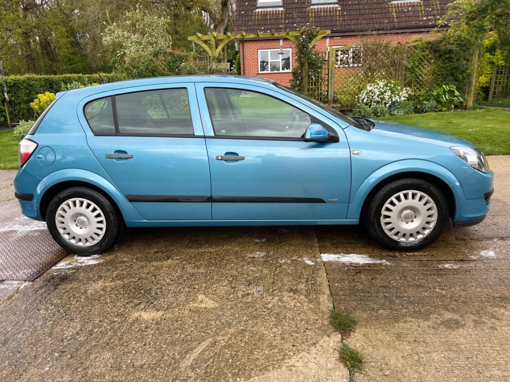 VAUXHALL ASTRA