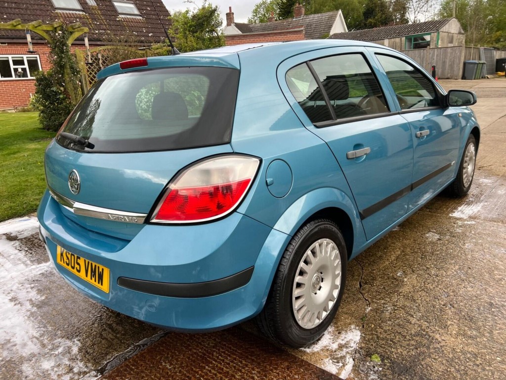 VAUXHALL ASTRA