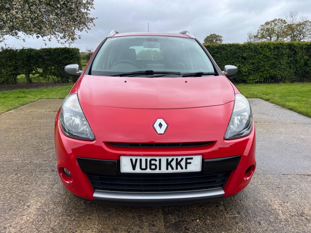 View RENAULT CLIO 1.5 dCi Dynamique TomTom Sport Tourer Euro 5 5dr
