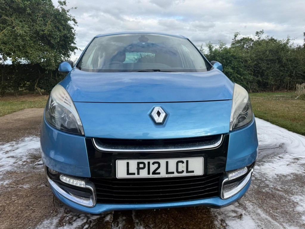 View RENAULT SCENIC 1.6 dCi Dynamique TomTom Euro 5 (s/s) 5dr