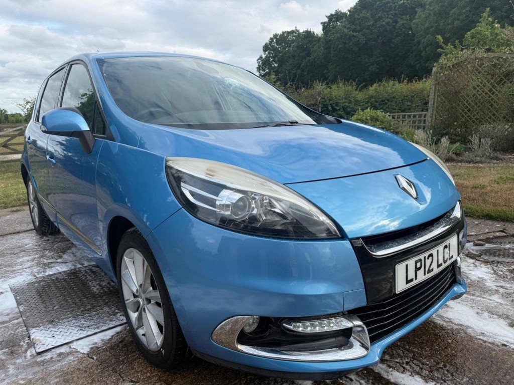 View RENAULT SCENIC 1.6 dCi Dynamique TomTom Euro 5 (s/s) 5dr