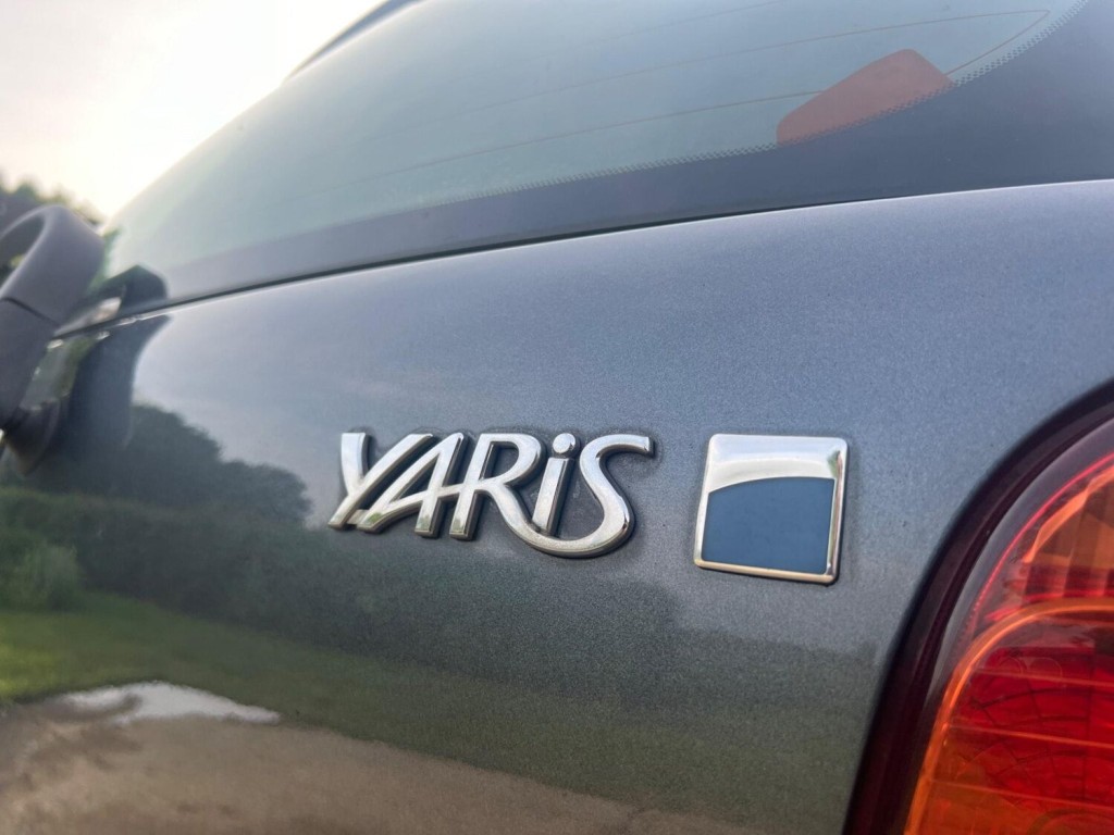 TOYOTA YARIS