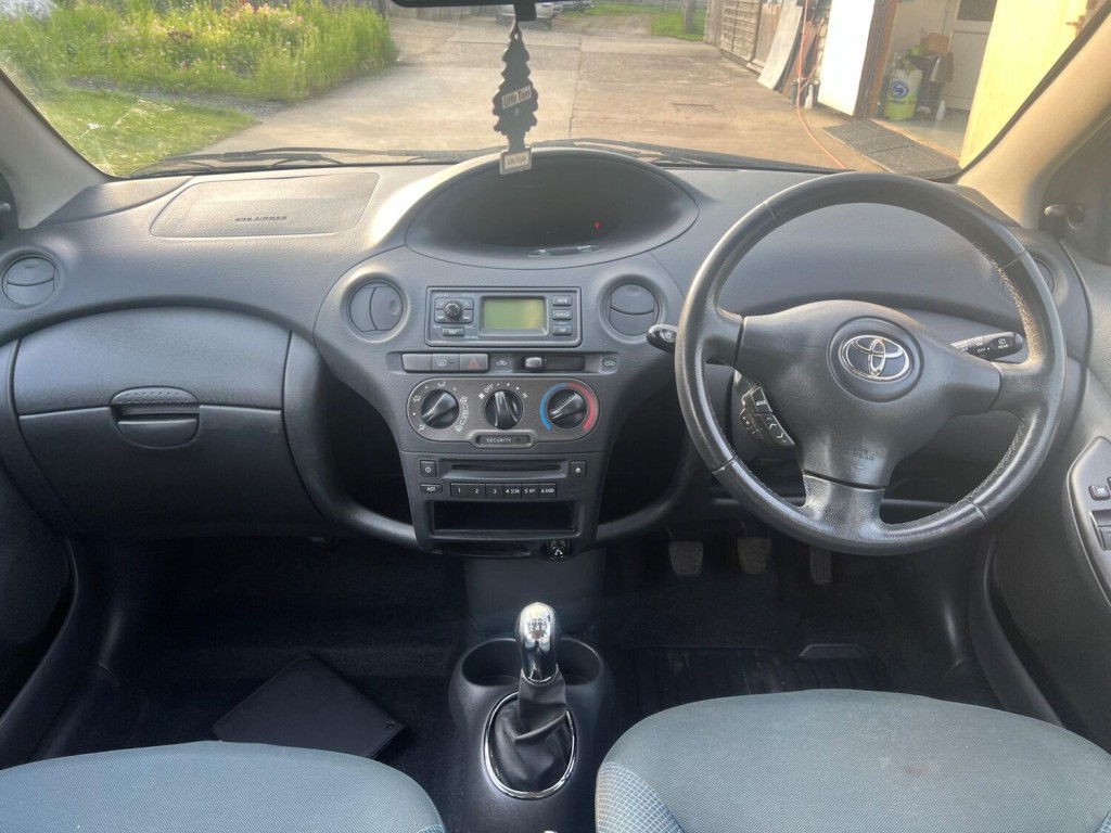 TOYOTA YARIS