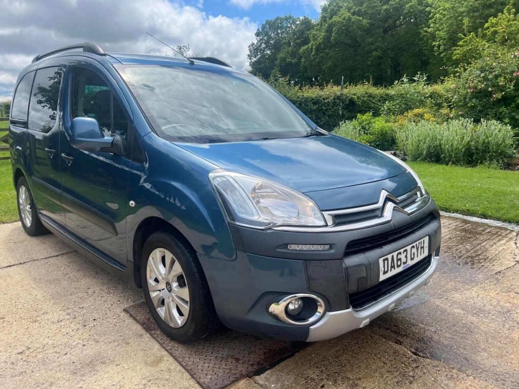 View CITROEN BERLINGO 1.6 e-HDi Airdream XTR Multispace MPV EGS6 Euro 5 (s/s) 5dr