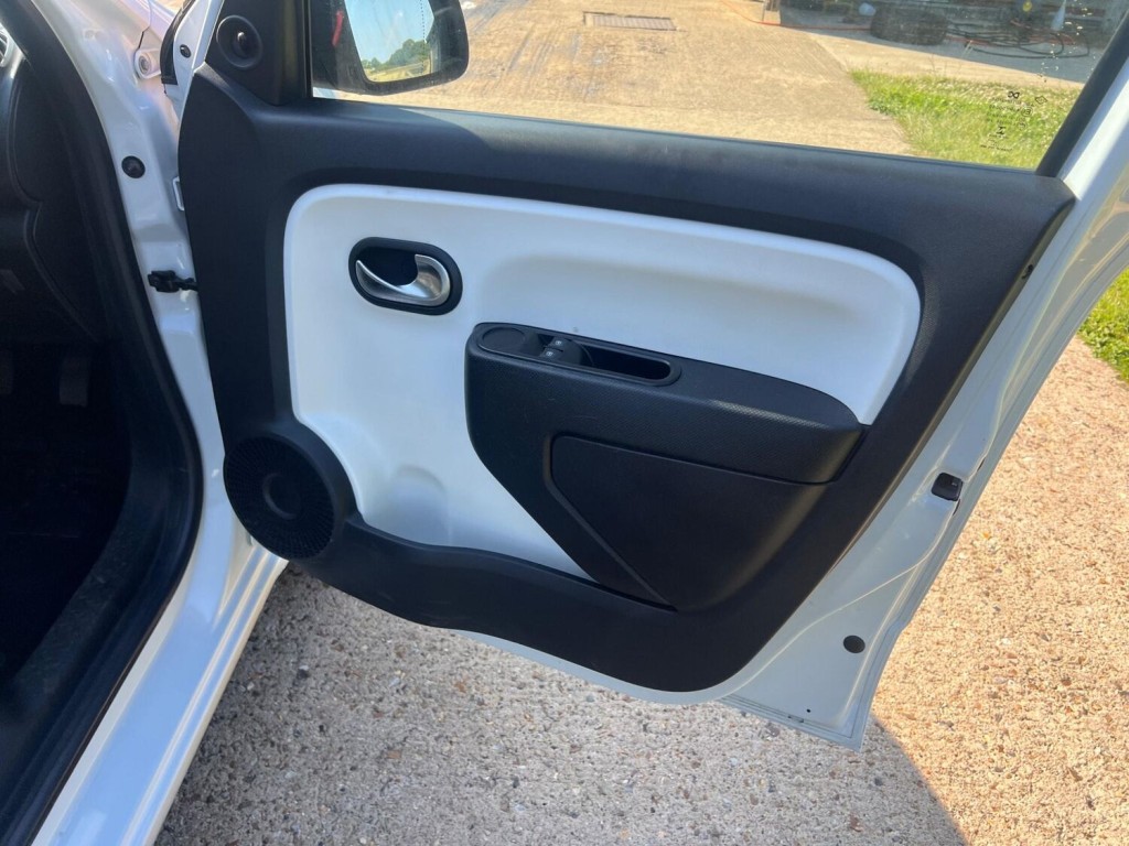 RENAULT TWINGO