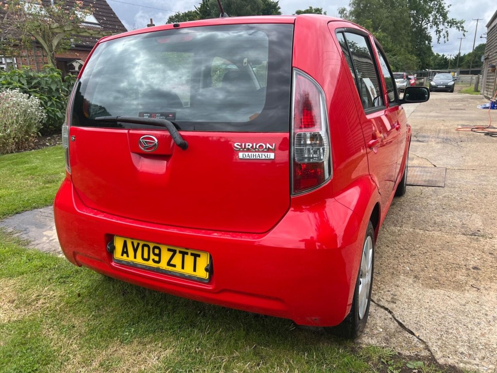 DAIHATSU SIRION