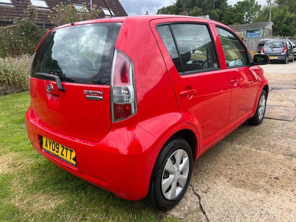 DAIHATSU SIRION