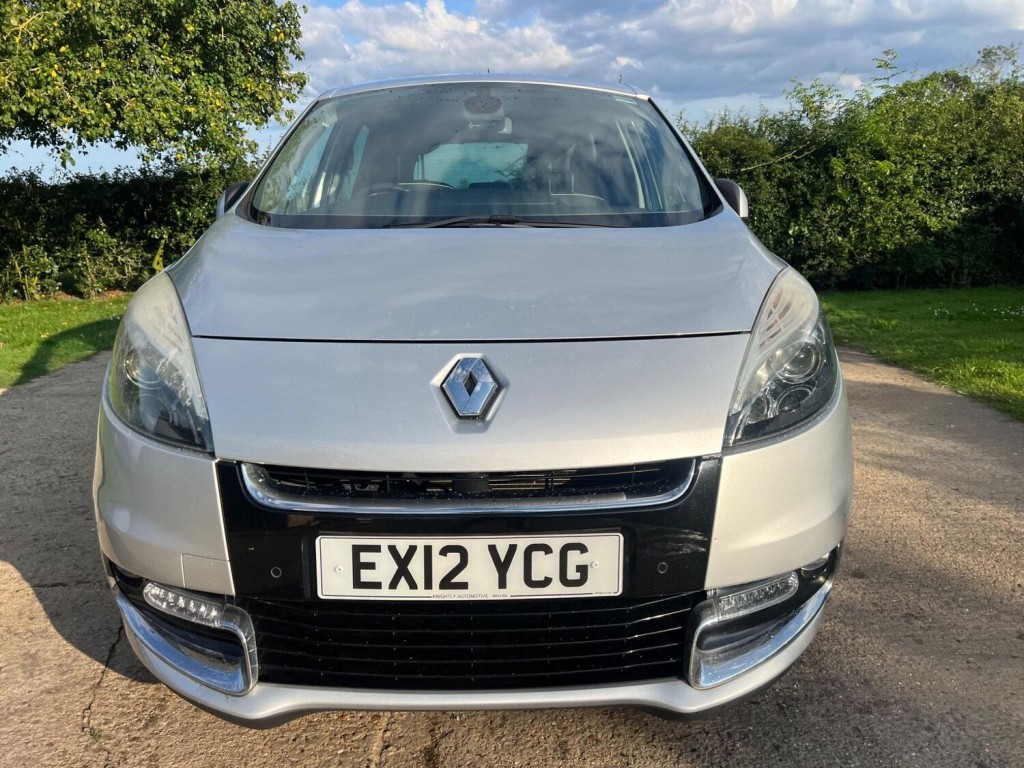 View RENAULT SCENIC 1.6 dCi Dynamique TomTom Euro 5 (s/s) 5dr