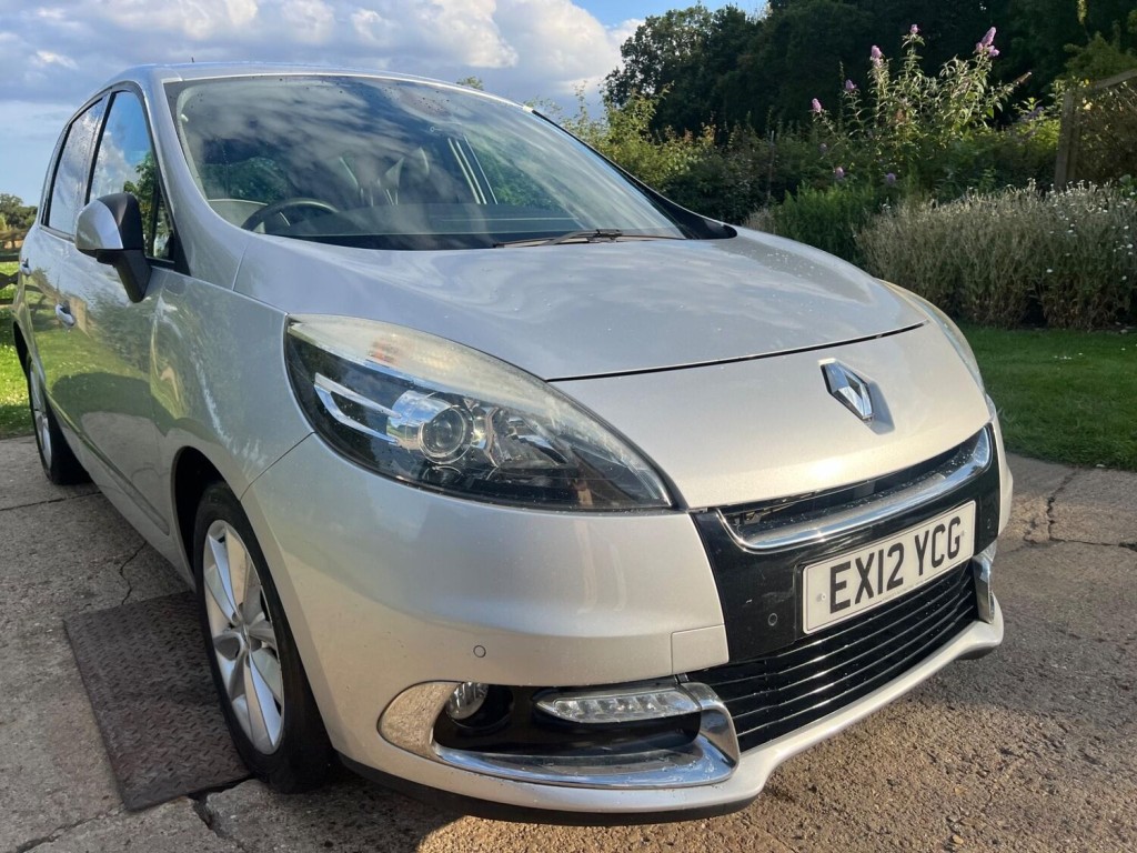 View RENAULT SCENIC 1.6 dCi Dynamique TomTom Euro 5 (s/s) 5dr