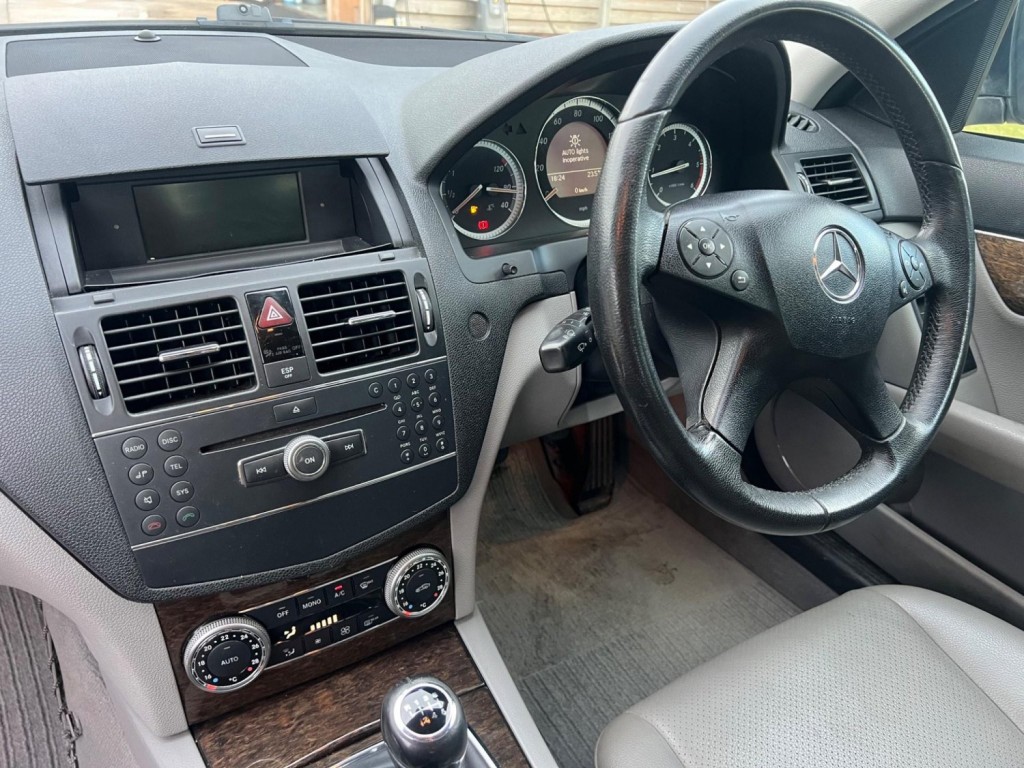 MERCEDES-BENZ C CLASS