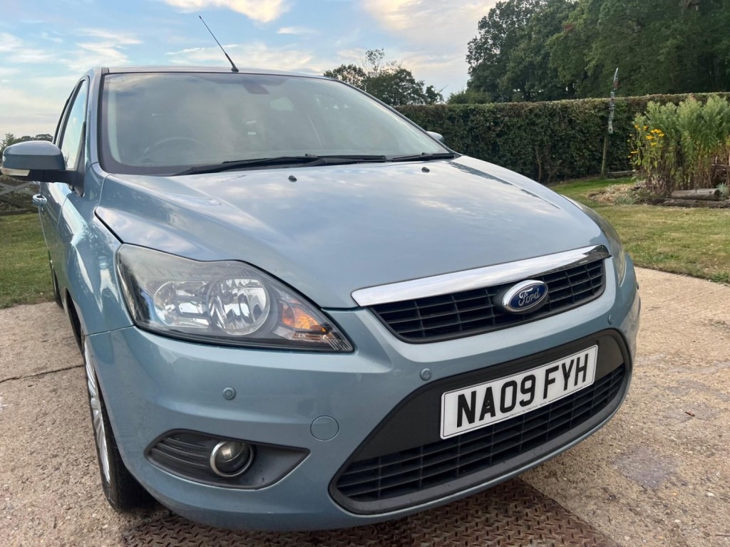 View FORD FOCUS 1.6 TDCi DPF Titanium 5dr