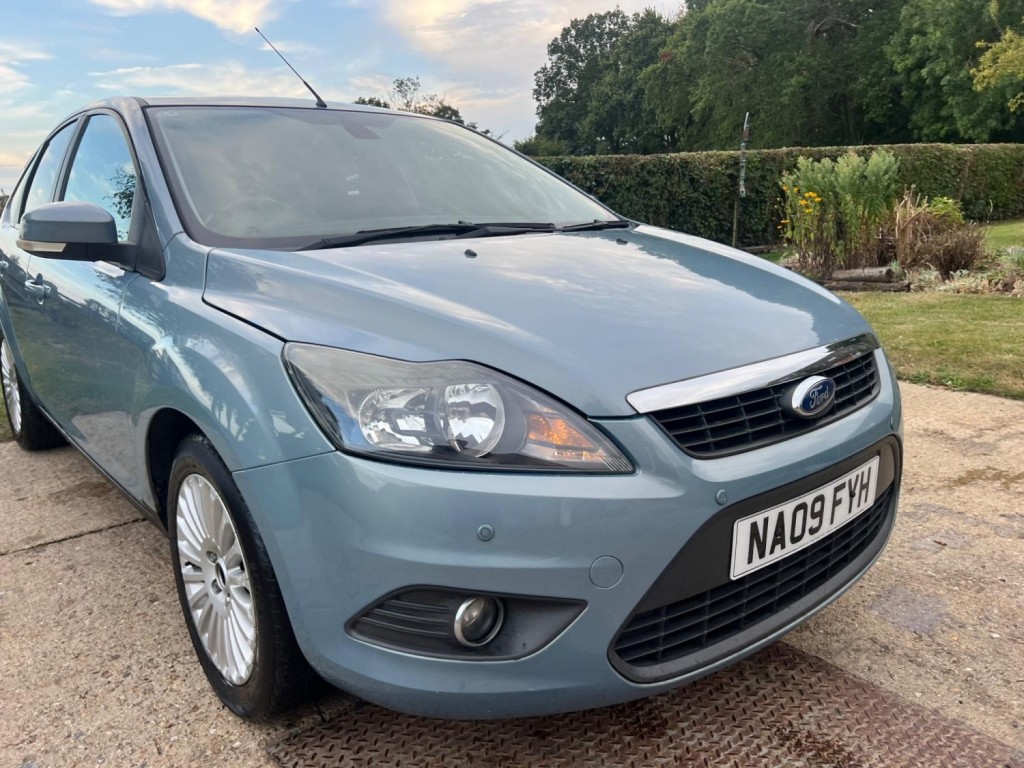 View FORD FOCUS 1.6 TDCi DPF Titanium 5dr