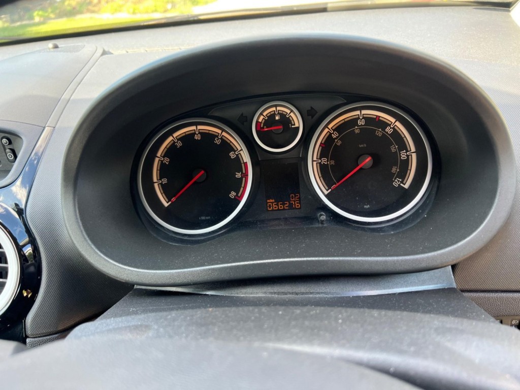 VAUXHALL CORSA