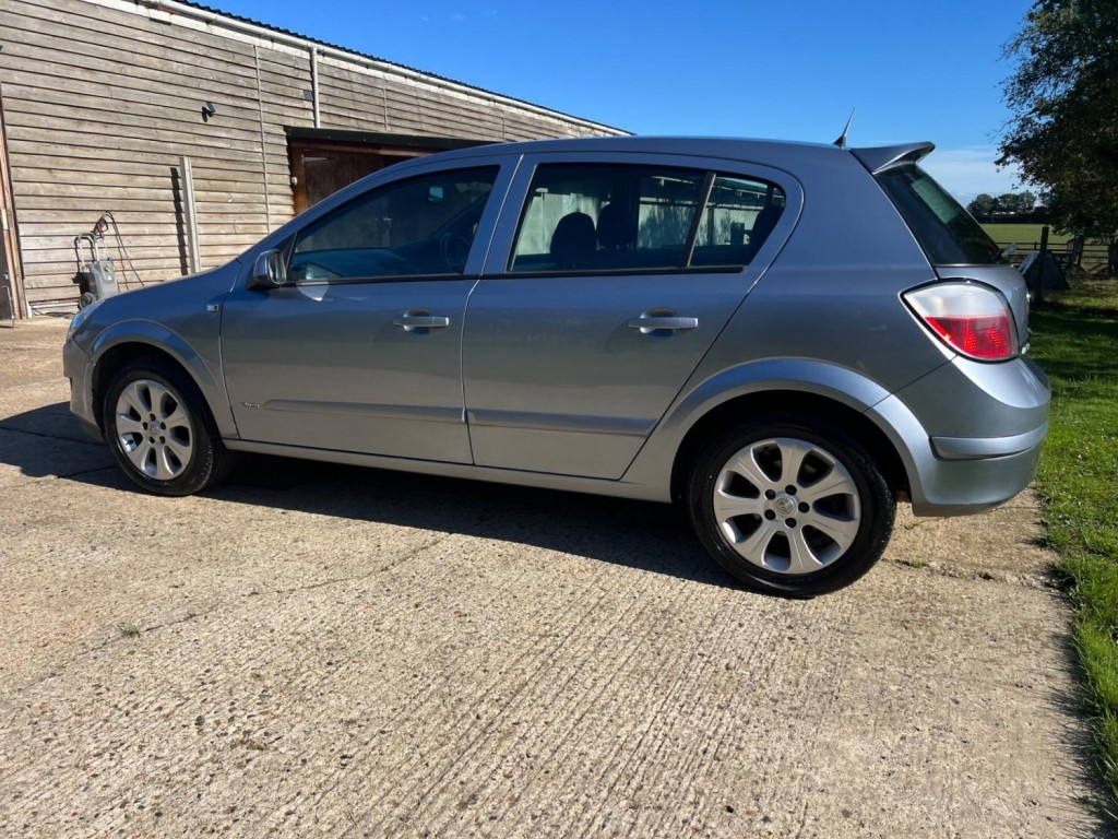 VAUXHALL ASTRA