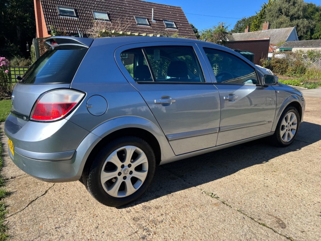 VAUXHALL ASTRA