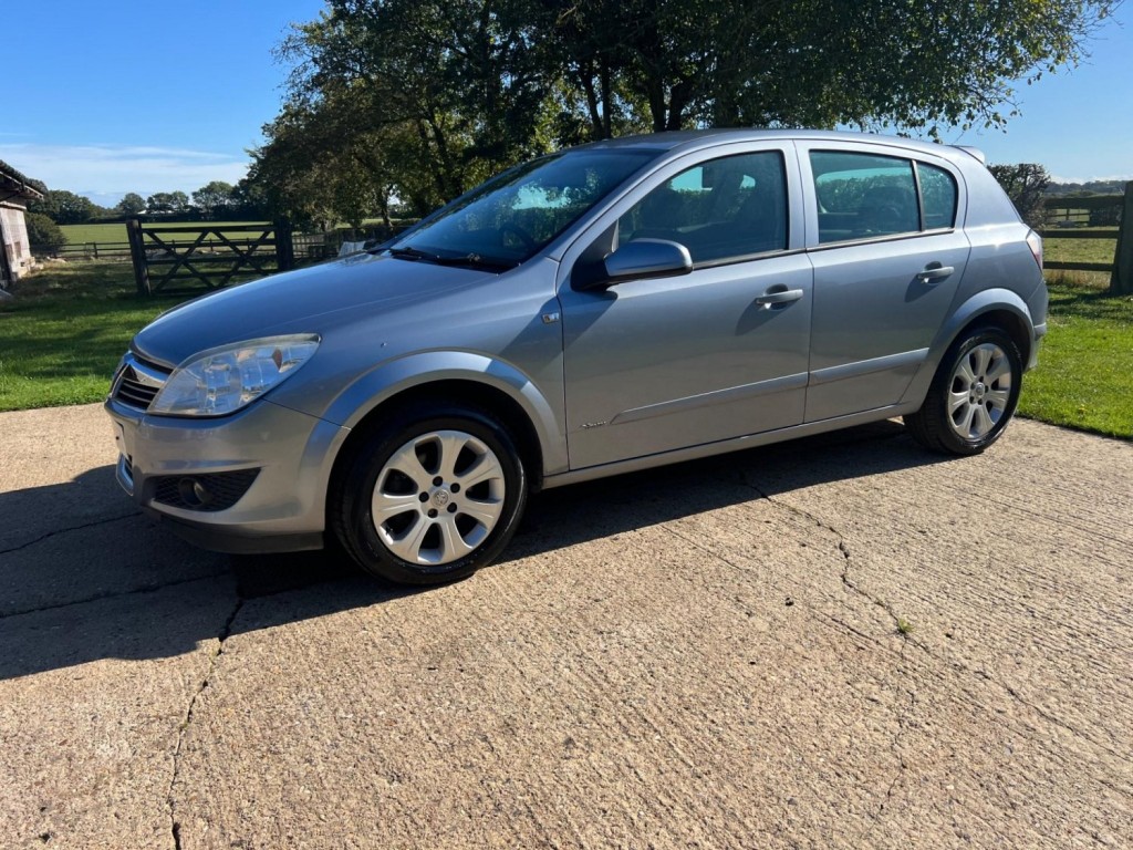 VAUXHALL ASTRA
