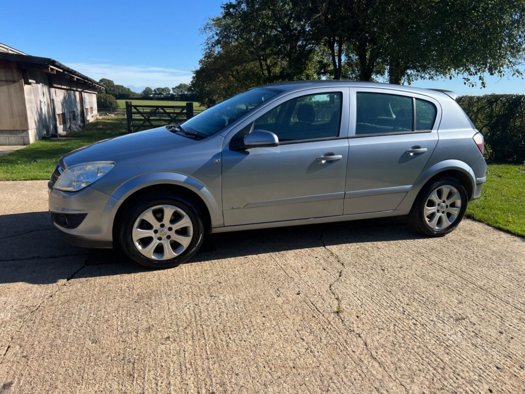 VAUXHALL ASTRA