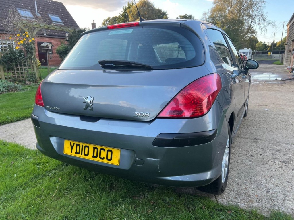 PEUGEOT 308