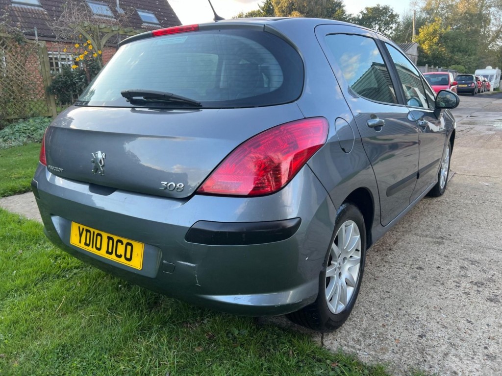 PEUGEOT 308