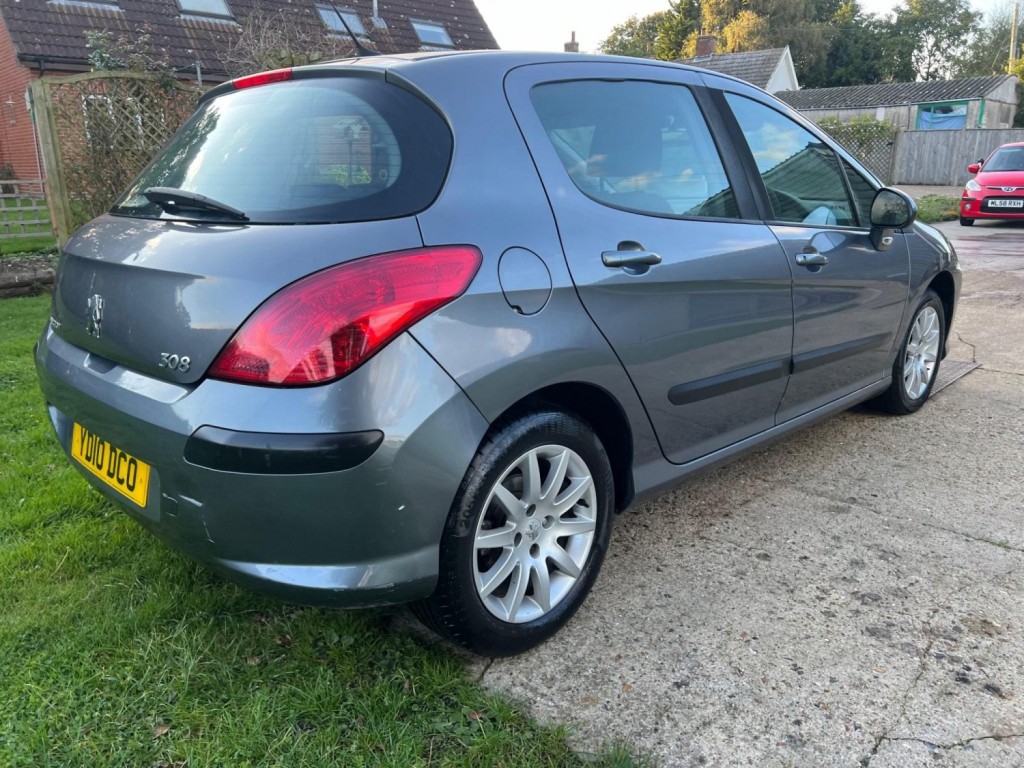 PEUGEOT 308