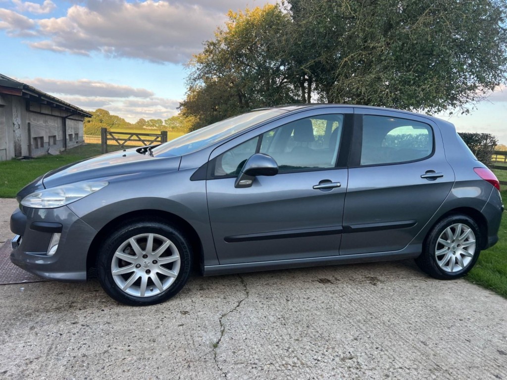 PEUGEOT 308
