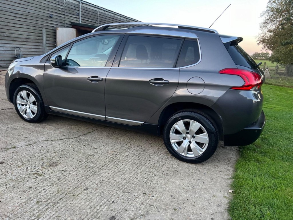PEUGEOT 2008