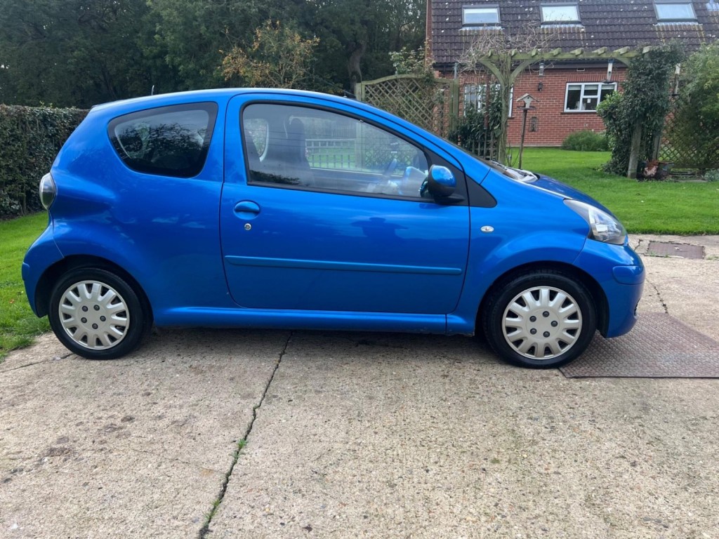 TOYOTA AYGO