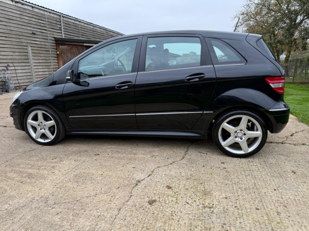 MERCEDES-BENZ B CLASS