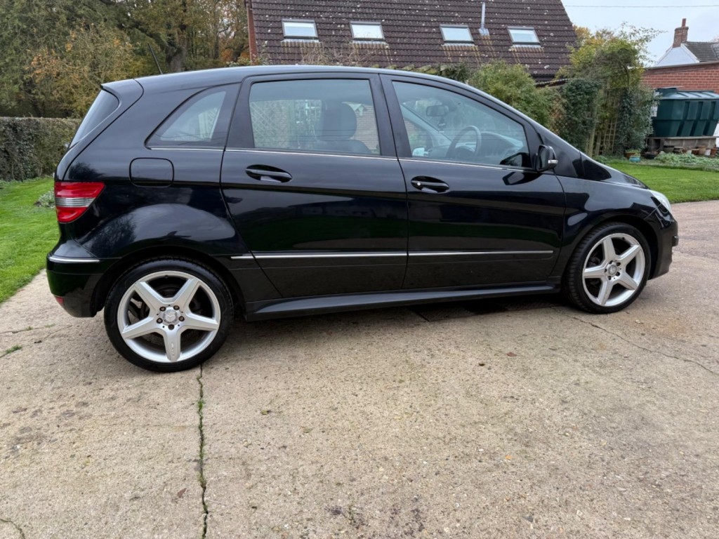 MERCEDES-BENZ B CLASS