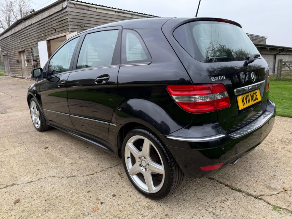 MERCEDES-BENZ B CLASS