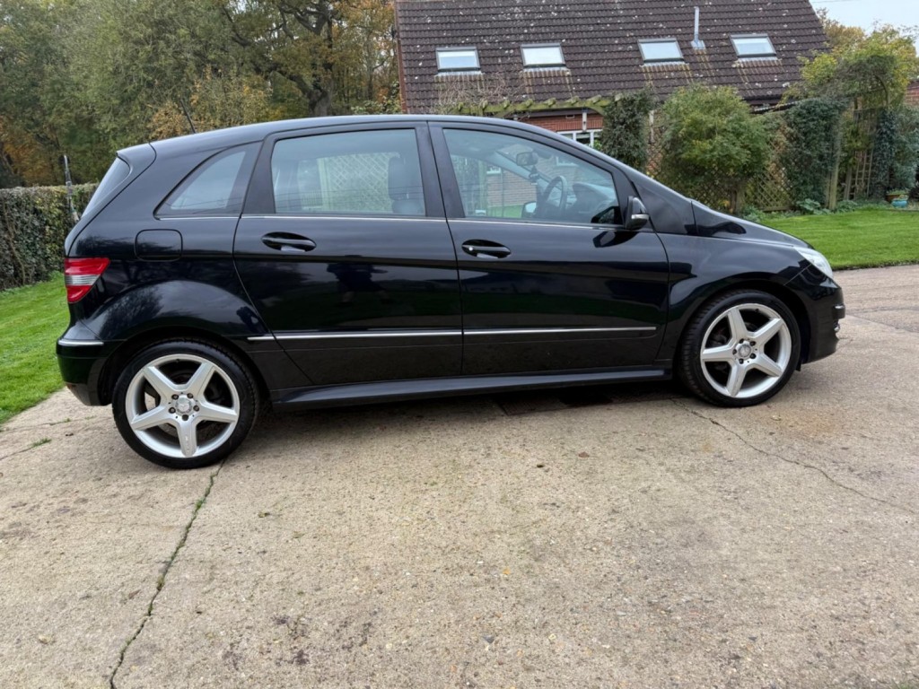 MERCEDES-BENZ B CLASS