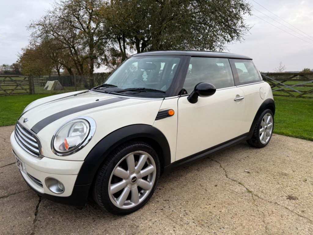 View MINI HATCH 1.6 Cooper Euro 5 3dr