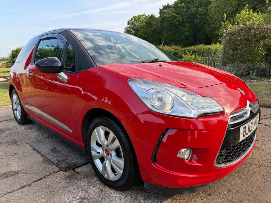 View CITROEN DS3 1.6 e-HDi Airdream DStyle Euro 5 (s/s) 3dr