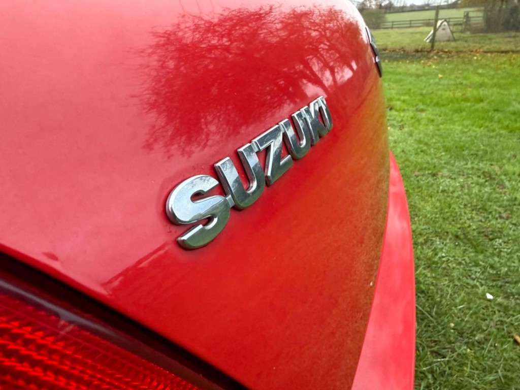 SUZUKI SWIFT