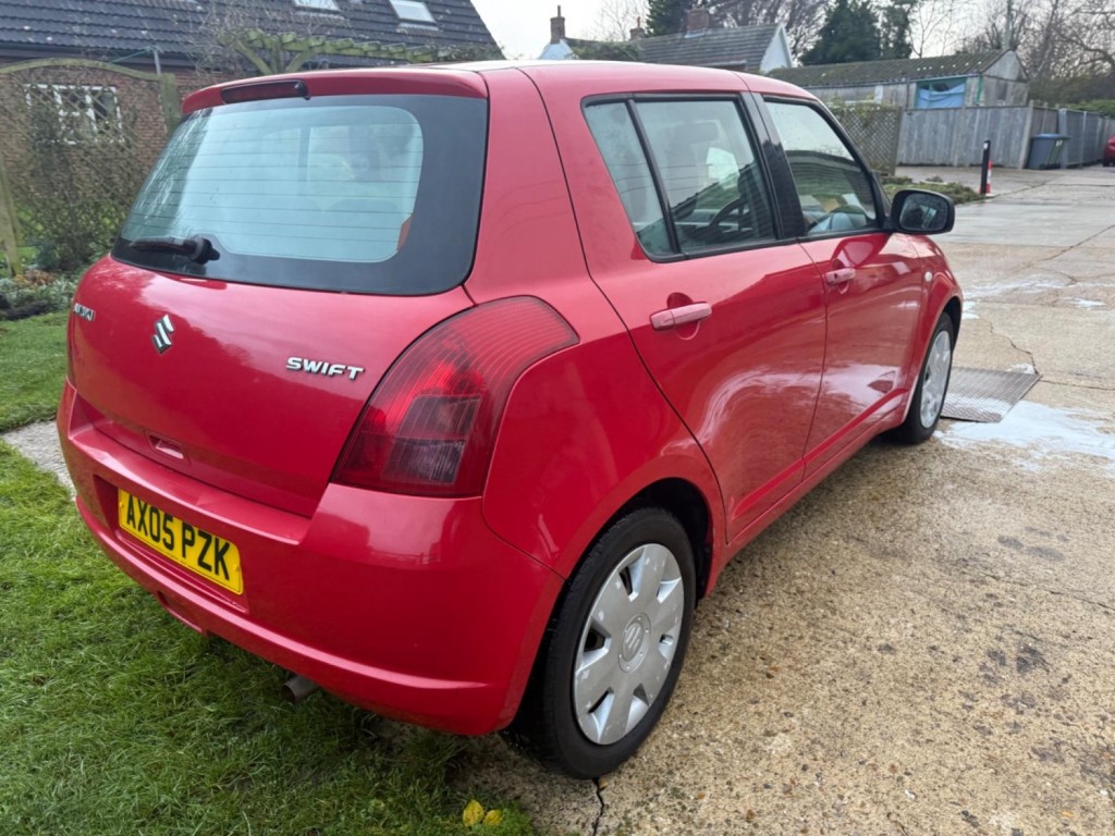 SUZUKI SWIFT