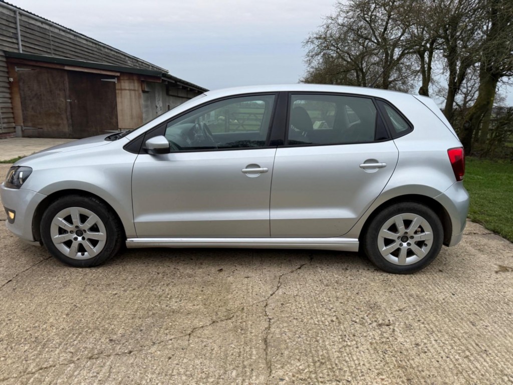 VOLKSWAGEN POLO