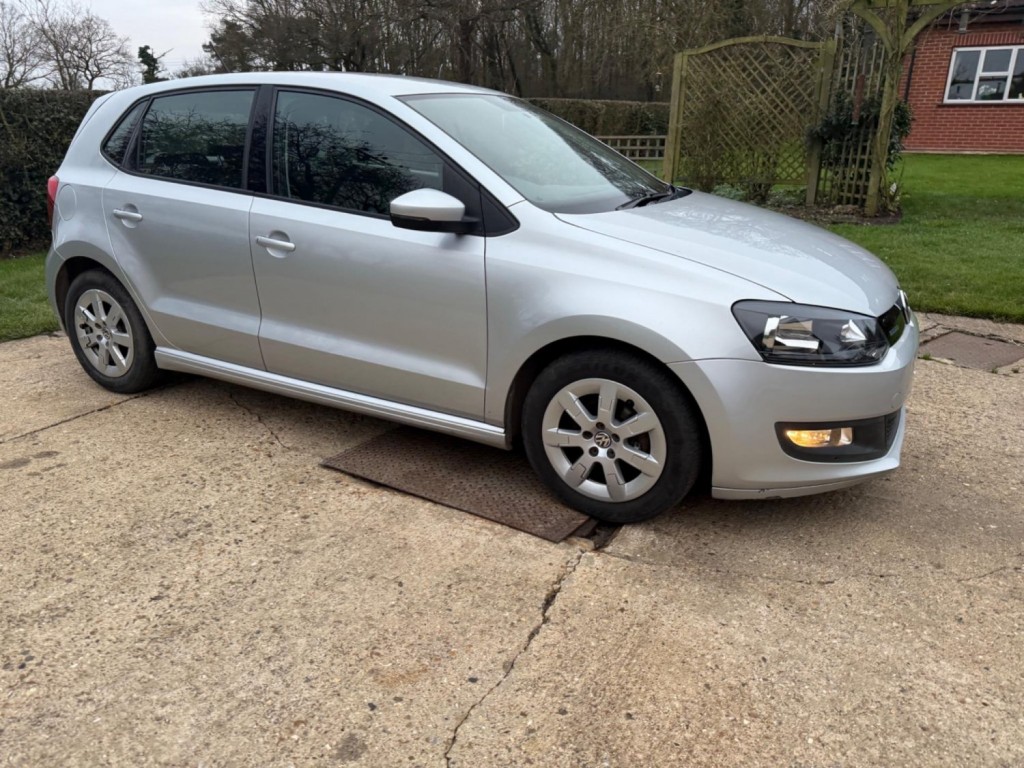 VOLKSWAGEN POLO