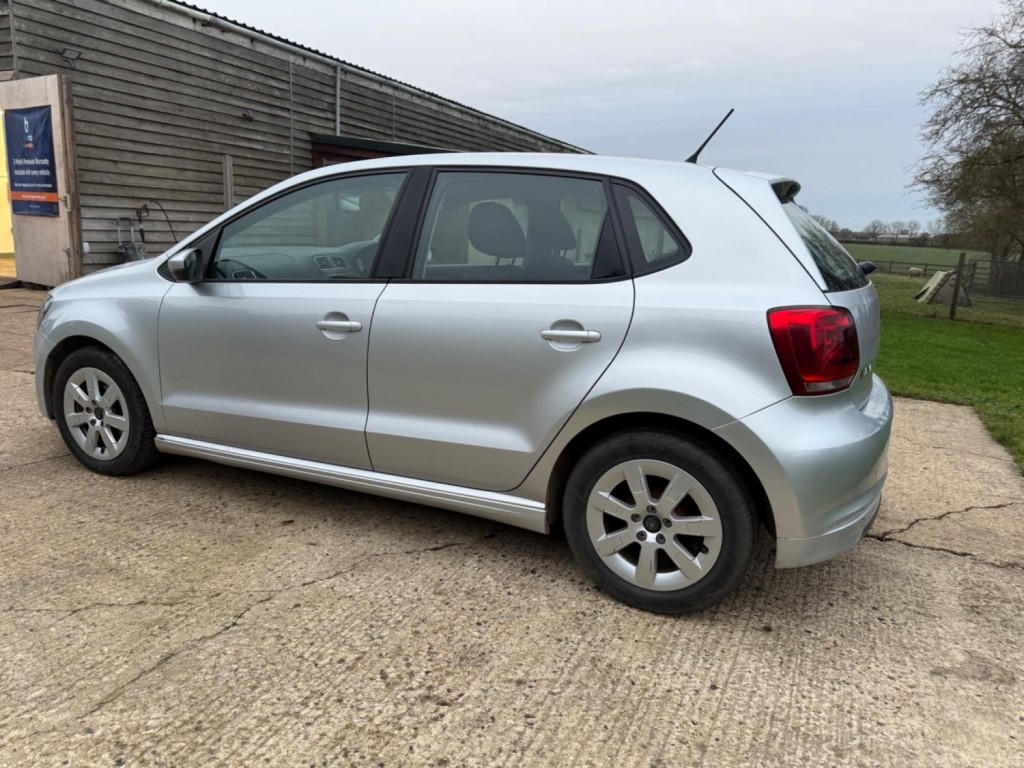 VOLKSWAGEN POLO